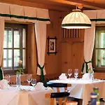 Romantik Gersberg Alm Mit Panoramablick Auf Und Outdoor Pool Ab Mai Hotell 4*