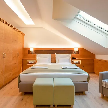 Romantik Gersberg Alm Mit Panoramablick Auf Hotel