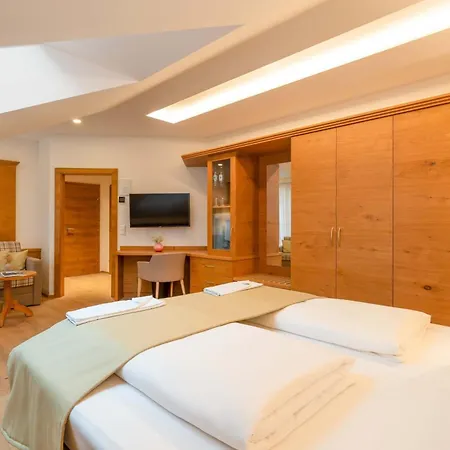 호텔 Romantik Gersberg Alm Mit Panoramablick Auf Und Outdoor Pool Ab Mai 4*