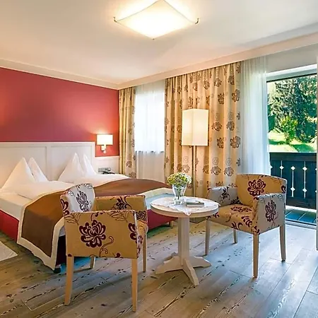 Hotell Romantik Gersberg Alm Mit Panoramablick Auf Und Outdoor Pool Ab Mai