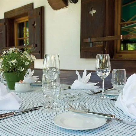 ホテル Romantik Gersberg Alm Mit Panoramablick Auf Und Outdoor Pool Ab Mai 4*