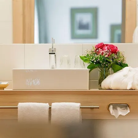 ホテル Romantik Gersberg Alm Mit Panoramablick Auf Und Outdoor Pool Ab Mai 4*
