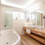 Romantik Gersberg Alm Mit Panoramablick Auf Und Outdoor Pool Ab Mai Hotel 4*