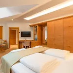 Hotel Romantik Gersberg Alm Mit Panoramablick Auf Und Outdoor Pool Ab Mai 4*