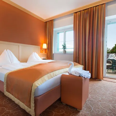 Romantik Gersberg Alm Mit Panoramablick Auf Hotel Salzburg