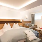 Romantik Gersberg Alm Mit Panoramablick Auf Und Outdoor Pool Ab Mai Hotel